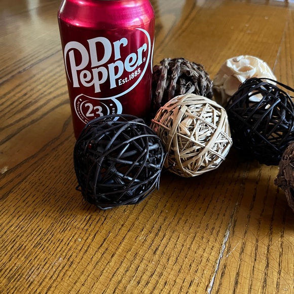 Decorative Rattan Balls (7) - Picture 2 of 4